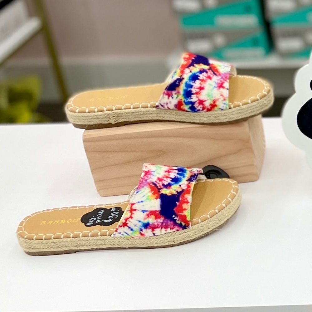 ⭐️NEW⭐️ Tie dye slide sandals - See available sizes